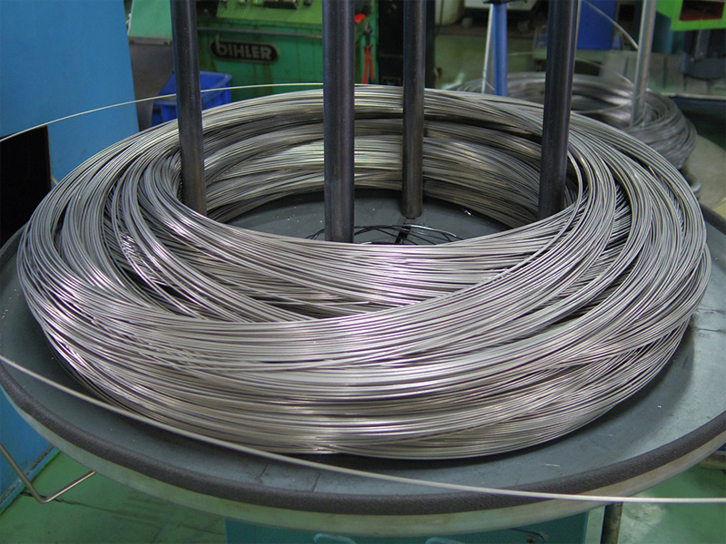 圧縮コイルばね冷間成形の製造工程 材料