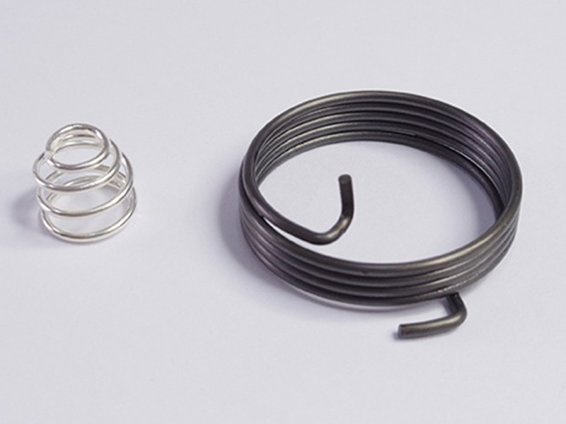 圧縮コイルばね冷間成形の製造工程 表面処理 銀メッキ、パーカ加工